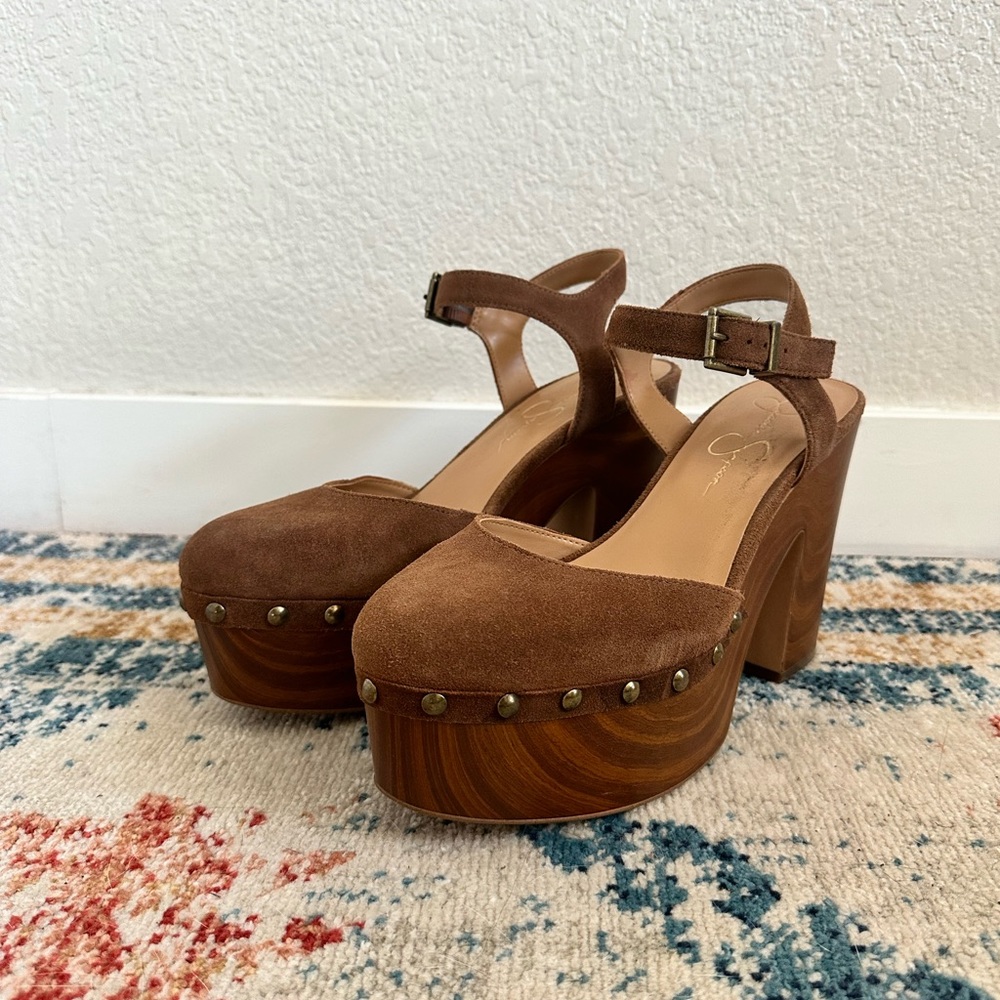 Heeled sandals